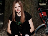 Avril Lavigne Celebrity Image 391471024 x 768