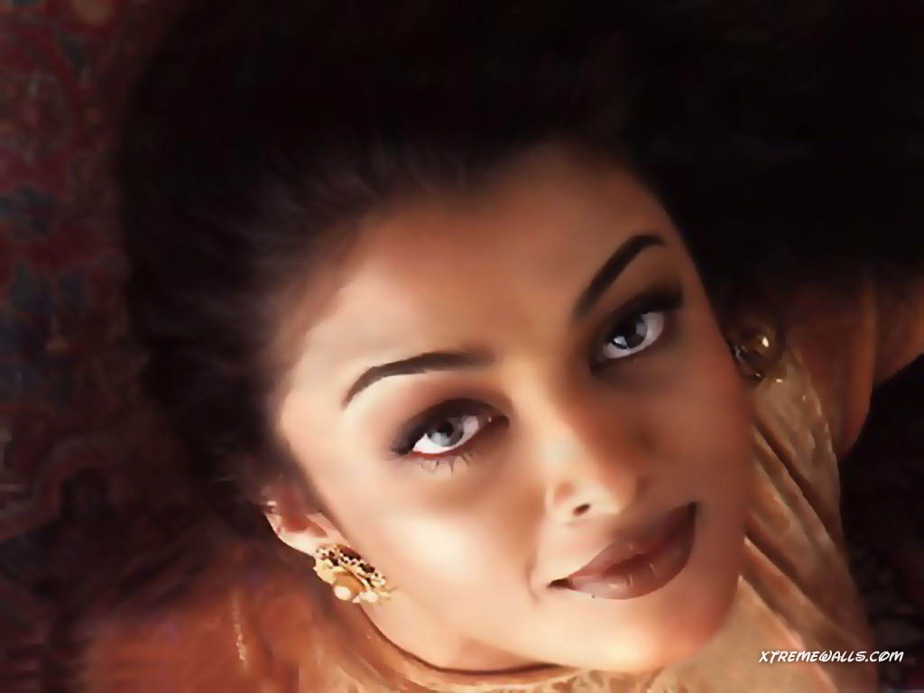 Cute And Beautiful Aishwarya