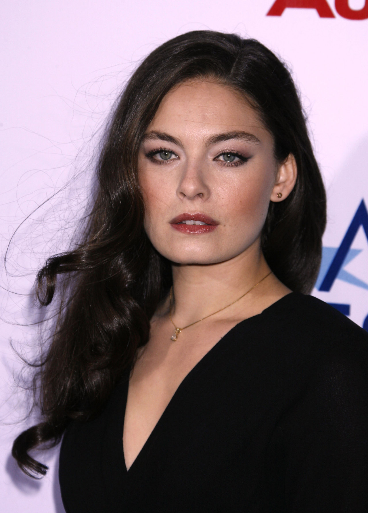 Alexa Davalos - Picture Gallery