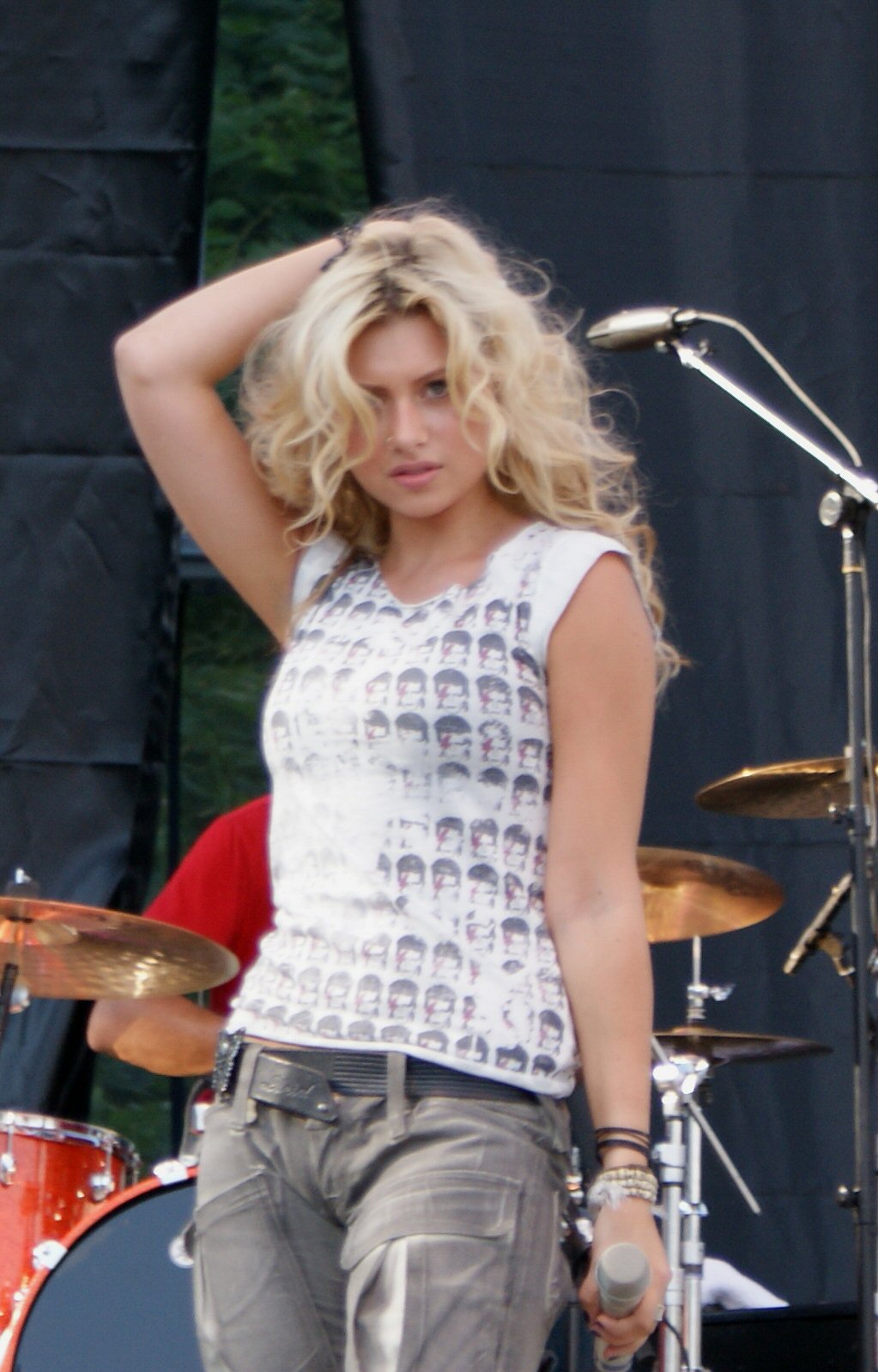 Alyson Michalka