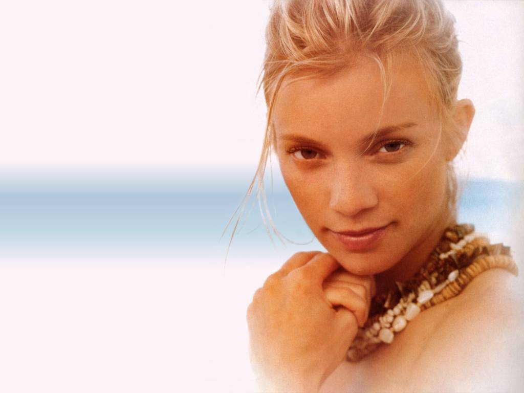 Amy Smart - Images Colection