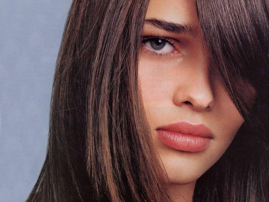 Ana Beatriz Barros - Photo Actress