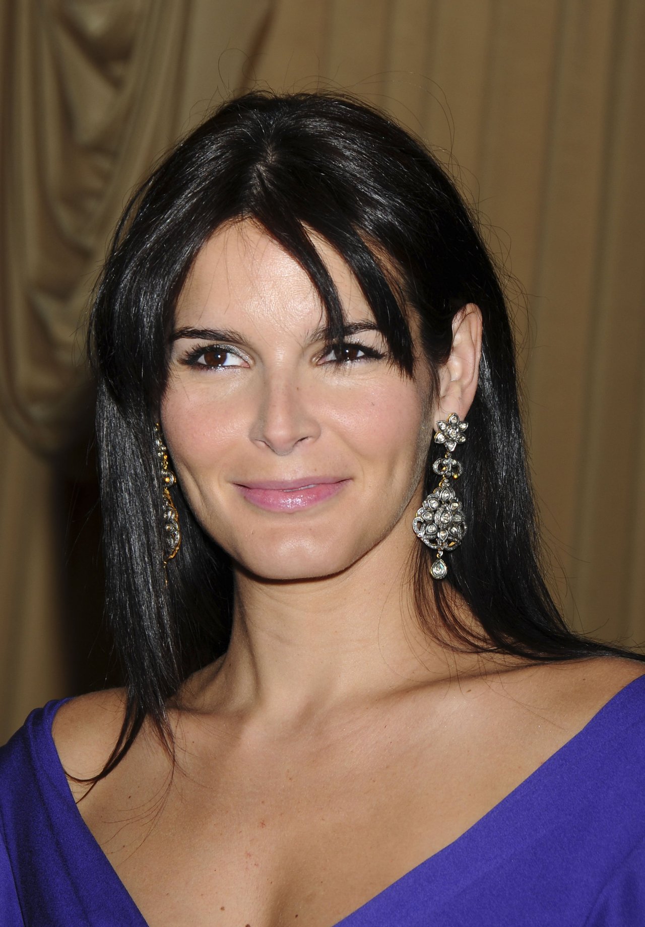 Angie Harmon