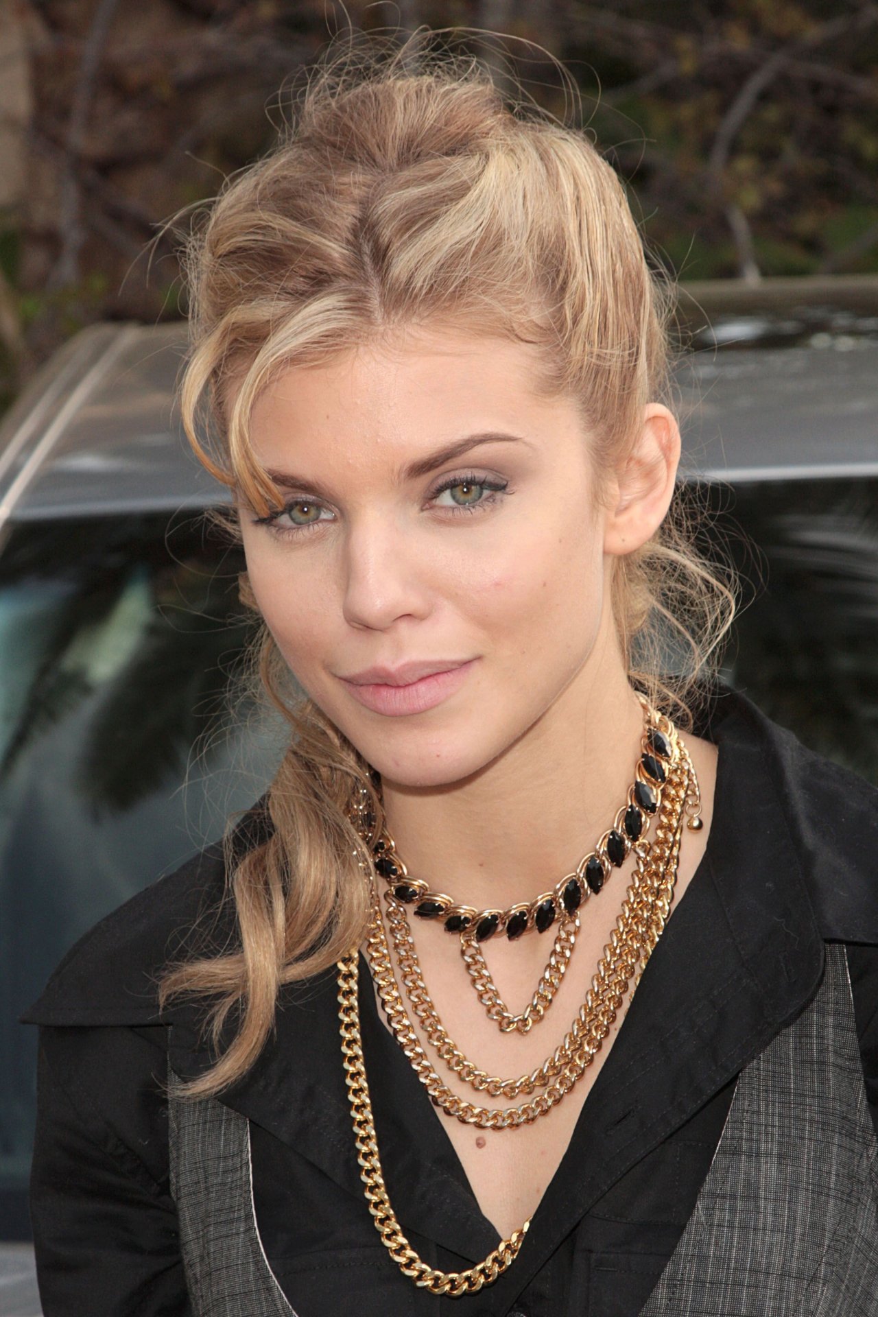 http://www.rex-fox.com/wallpaper/annalynne-mccord/annalynne-mccord-35234.jpg