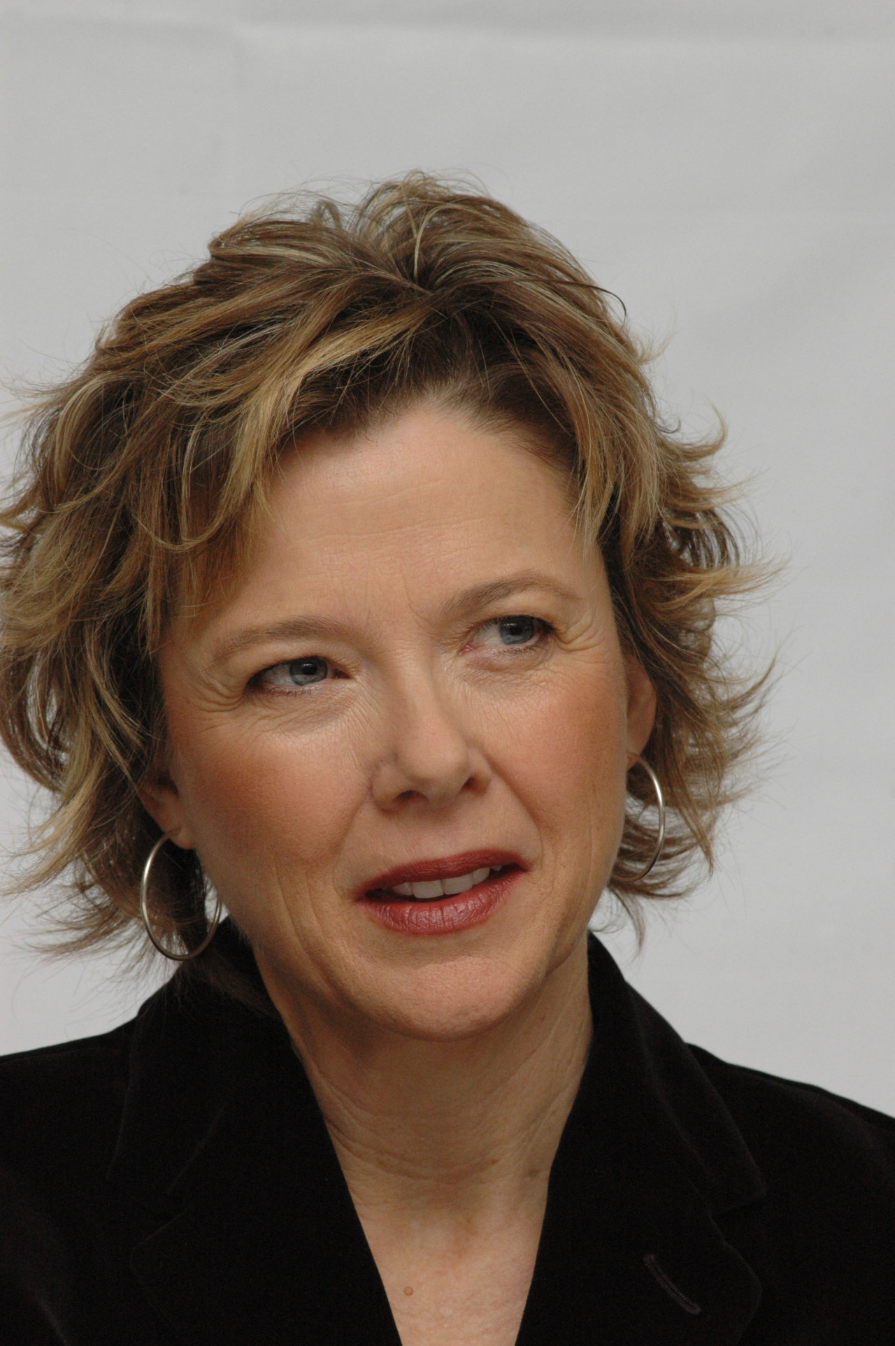 Annette Bening - Wallpaper Colection