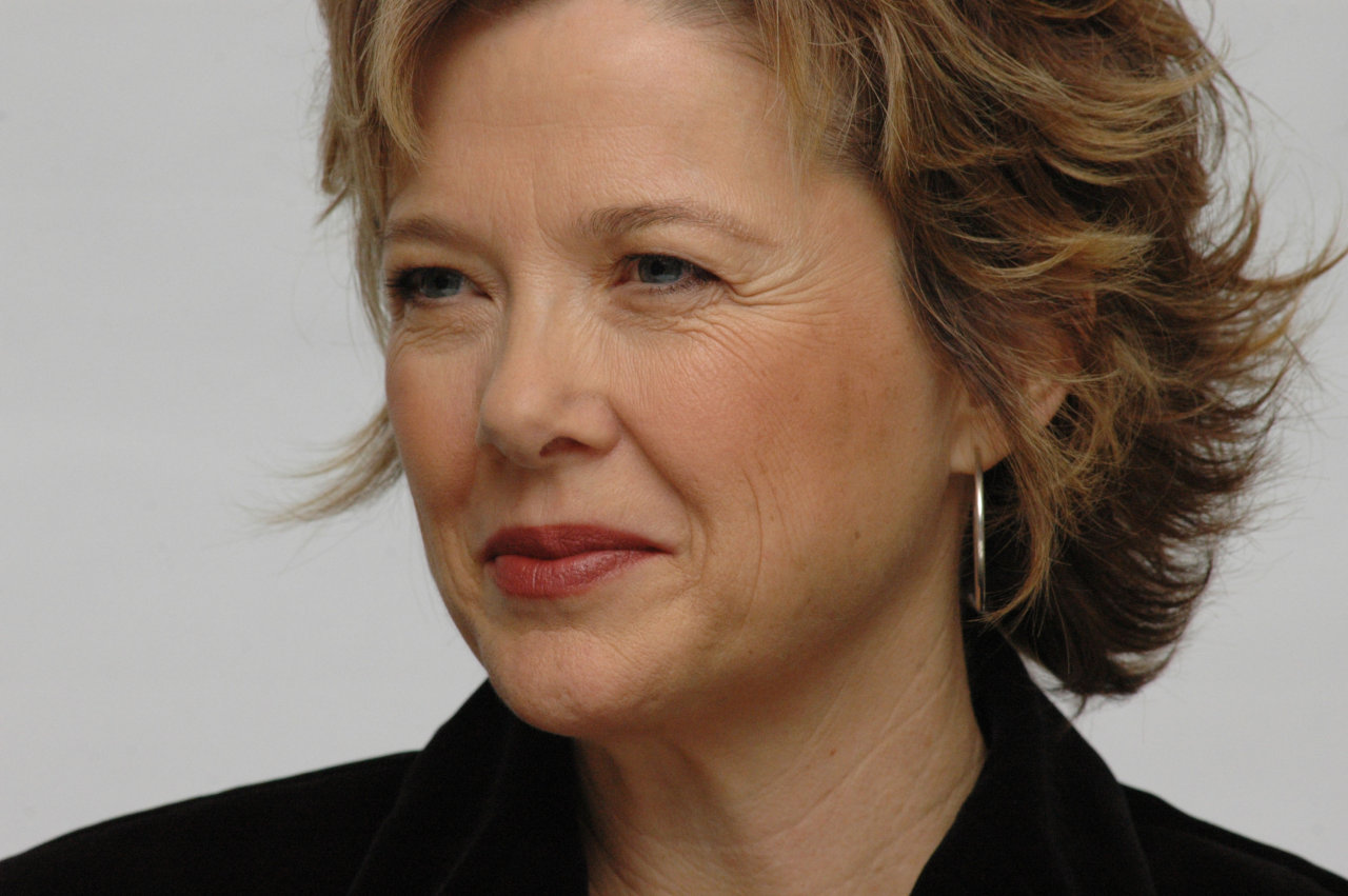 Annette Bening - Wallpaper Actress