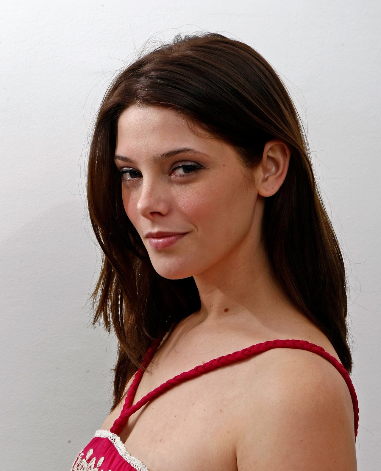 Pictures Of Ashley Greene 10